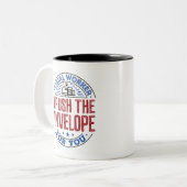 Postal Worker Ik druk de envelop voor jou. Tweekleurige Koffiemok (Voorkant links)