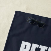 Postarbeiders in ruste maken beste grootmachten op strandlaken (In situ)