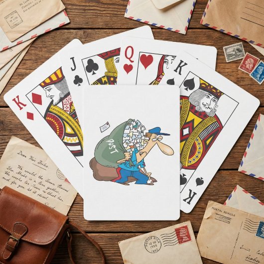 Postbode met grote zak pokerkaarten