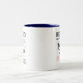 Postboer Retirement Mailman Funny Tweekleurige Koffiemok (Center)