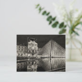 Postcard The Louvre Pyramid In Black / White Paris Briefkaart (Staand voorkant)