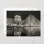 Postcard The Louvre Pyramid In Black / White Paris Briefkaart (Voorkant / Achterkant)