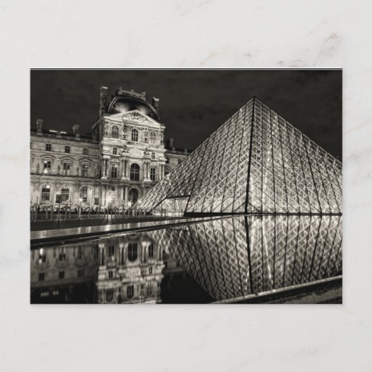 Postcard The Louvre Pyramid In Black / White Paris Briefkaart (Voorkant)