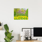 Poster, Gele tulpen en judasbomen Poster (Thuiskantoor)