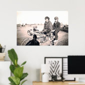 poster Mannen Riding Motorcycle 1920 (Thuiskantoor)