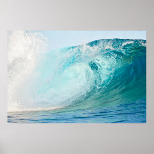 Poster met grote surfende golfbreker