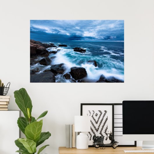Poster - Ocean Waves Crashing op Rocky Shore (Thuiskantoor)