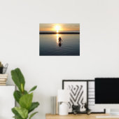 Poster van een kind dat speelt bij laagwater (Thuiskantoor)