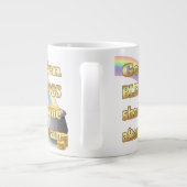 Pot van goud aan het einde van de regenboog grote koffiekop (Achterkant)