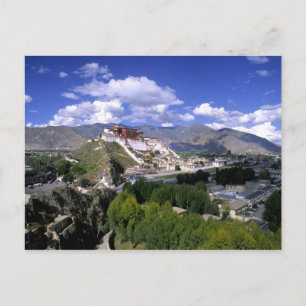 Potala Palace op bergketen vanaf een andere berg Briefkaart