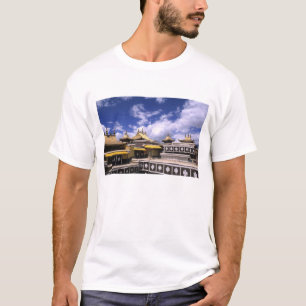 Potala-paleis binnen met torenspitsen thuis t-shirt