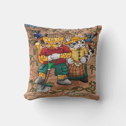 Potato Harvest Cats Kussen (Voorkant)