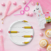 Potlood scrabble op wit papieren bordje (Feest)