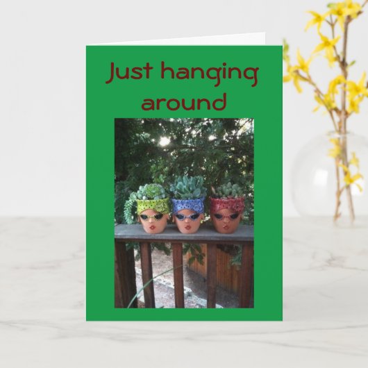 POTTED VRIENDEN HANGING OUT-GROEP VERJAARDAG KAART (Gele Bloem)