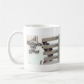 Pounce on Life Fun Motivating Photo Gezegde Cat Koffiemok (Links)