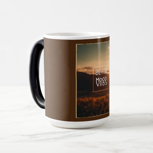 "Pour Perfection: Cups gemaakt voor u" Magische Mok (Voorkant links)