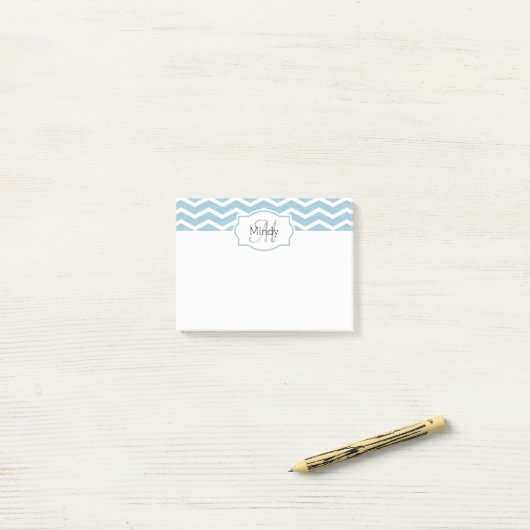 Powder Blue Chevron Name Monogramed Post-it® Notes (Op bureau)