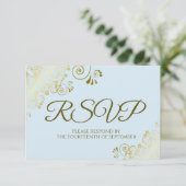 Powder Blue met Elegant Gold Lace Frilly Wedding RSVP Kaartje (Staand voorkant)