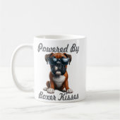Powered by Boxer Kisses – Funny Boxer Dog Graphic Koffiemok (Links)
