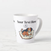 Powered by Coffee & Dog Dreams Latte Mok (Rechterhoek)