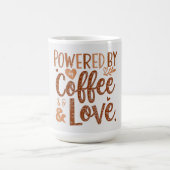 Powered by Coffee & Love – Cute Mom Life Design Koffiemok (Center)