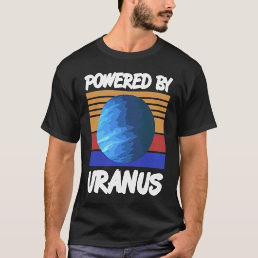 Powered By URANUS Retro Solar System Planet Design T-shirt (Voorkant)