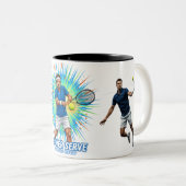 Powerful Tennis Player Serve Sport Action Mug Tweekleurige Koffiemok (Voorkant rechts)