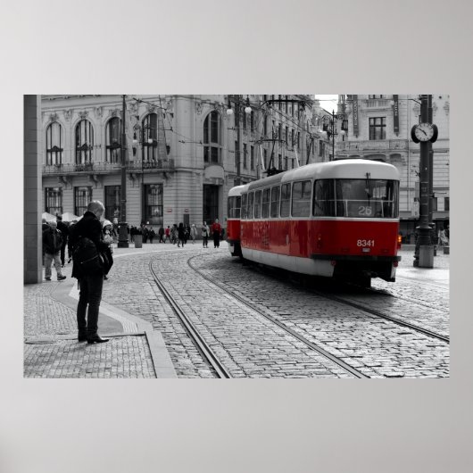 Praagse Rode Tram Pop: Selectieve Kleur Poster (Voorkant)