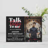 Praat 30 tegen me 30e verjaardag Party Foto Kaart (Staand voorkant)