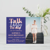 Praat 30 tegen me 30e verjaardag Party Foto uitnod Kaart (Staand voorkant)