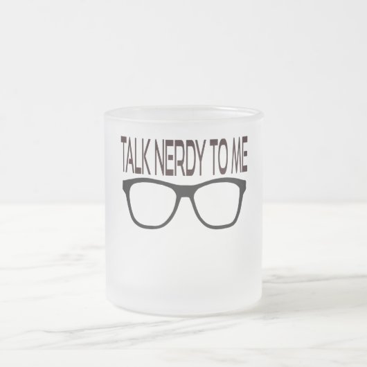 Praat nerdy tegen me met een zwarte geek bril matglas koffiemok (Center)