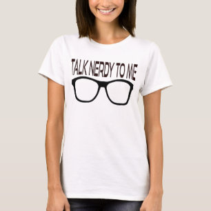 Praat nerdy tegen me met een zwarte geek bril t-shirt