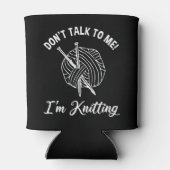 Praat niet tegen mij! Ik brei Blikjeskoeler (Achterkant)