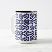 Prachtig blauw bloemen patroon tweekleurige koffiemok (Voorkant links)
