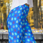 Prachtig blauw en blauw Polka Dot Pattern Leggings<br><div class="desc">Opvallen in stijl met levendige blauwe Leggings! Voeg een pop kleur toe aan je garderobe met deze chique leggings met een blauw thema. Ideaal voor een casual dag thuis, een workout sessie of een snelle looppas, deze leggings combineren comfort en stijl moeiteloos. Maak je klaar om je modieus en comfortabel...</div>