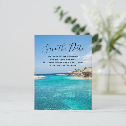 Prachtig blauw tropisch strand Save the Date Weddi Uitnodiging Briefkaart (Staand voorkant)