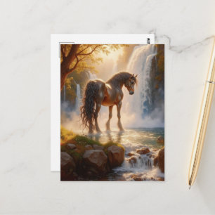 Prachtig bruin paard bij de waterval briefkaart