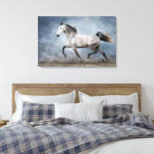 Prachtig grijs paard dramatisch hemels zandlandsch canvas afdruk (Insitu (Slaapkamer))
