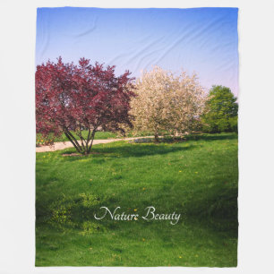 Prachtig landschap met grote bomen fleece deken