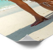 Prachtig portret aan het strand van een mooie vrou poster (Hoek)