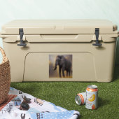 Prachtig schilderen van een olifant in zijn Natuur Sticker (Koeler)