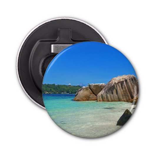 Prachtig Tropisch Zee met een Rocky Beach Button Flesopener (Voorkant)