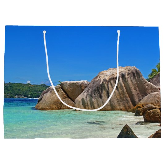 Prachtig tropisch Zee met rotskoverkusten Groot Cadeauzakje (Achterkant)