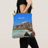 Prachtig tropisch Zee met rotskoverkusten Tote Bag (Dichtbij)