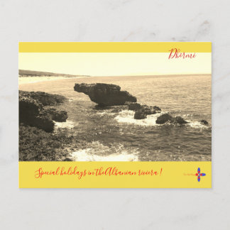 Prachtig uitzicht van het strand van Dhërmi in de  Feestdagenkaart