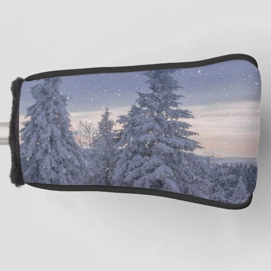 Prachtig winterlandschap als het sneeuwt golfheadcover (Voorkant)
