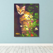 Prachtige Abyssiniaanse kat in een midnight Garden Canvas Afdruk (Insitu (Houten vloer))