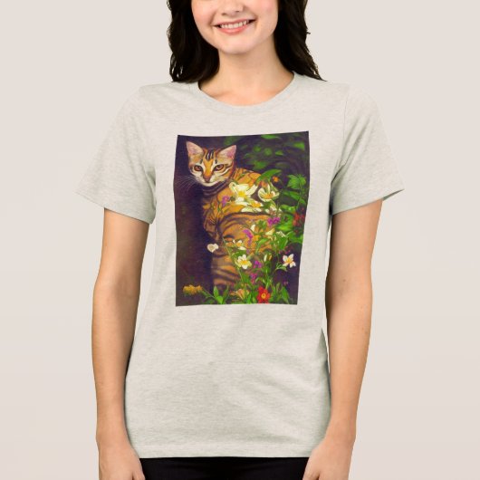 Prachtige Abyssiniaanse kat in een midnight Garden Tri-Blend Shirt (Voorkant)