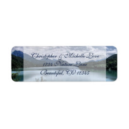 Prachtige bergen en het adres van het meer etiket