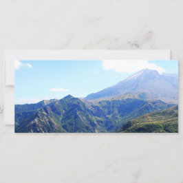 prachtige blauwe hemel en berglandschap